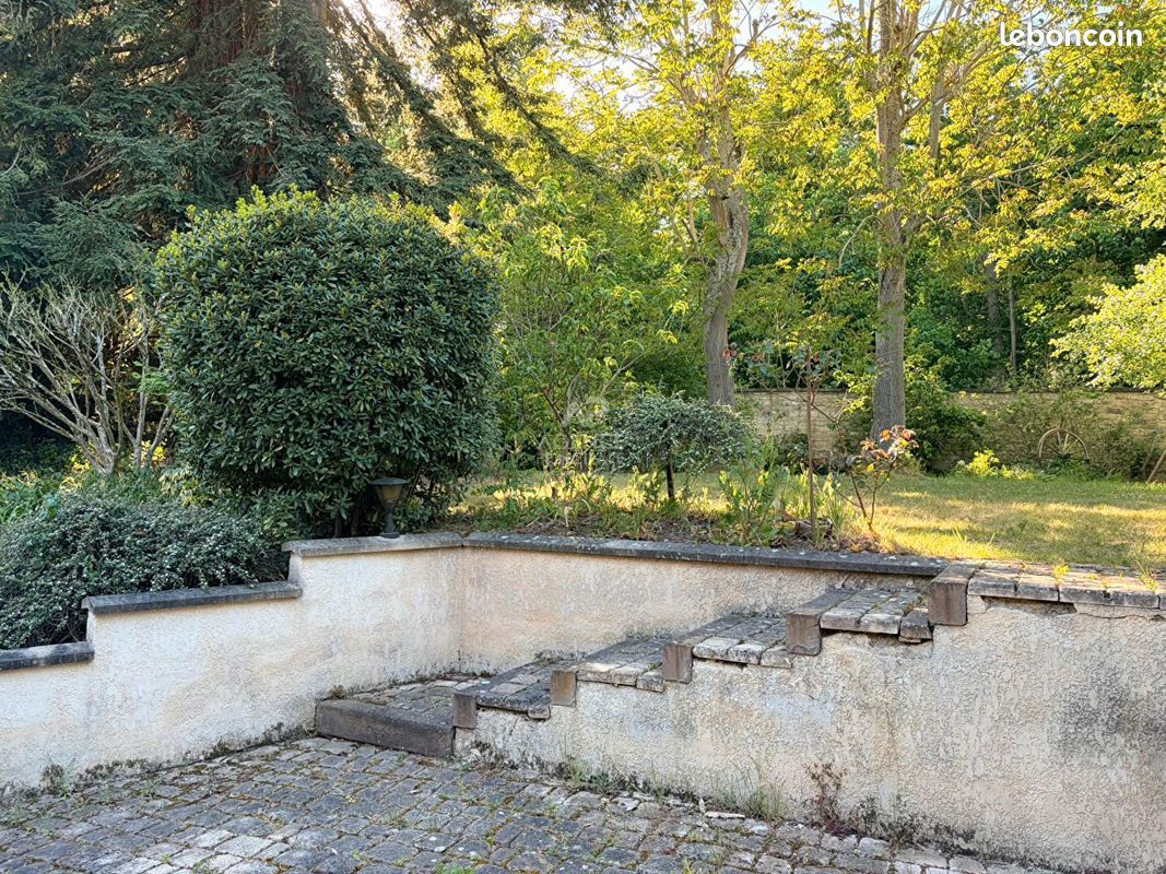 Maison 8 pièces 187 m² · à Le Mesnil-le-Roi · 187 m² · 960 000 €
