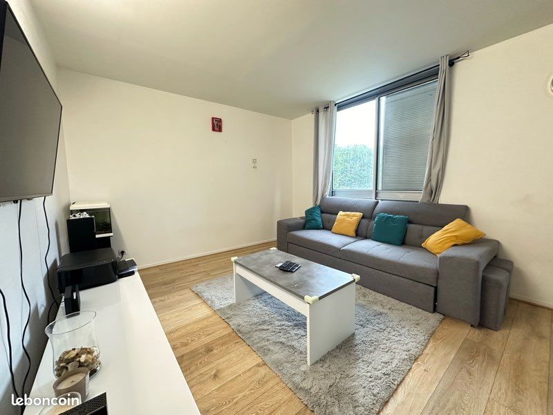 Appartement 4 pièces 80 m² · à Noyon · 80 m² · 950 €