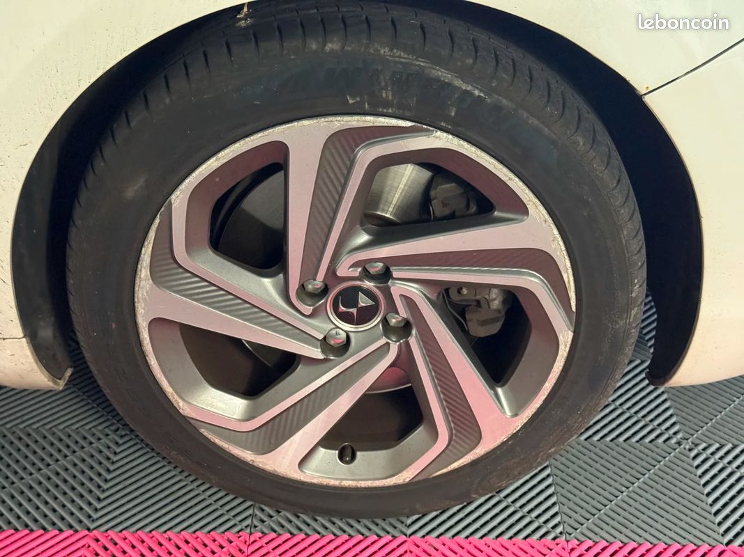 DS DS5 Hybrid 4x4 ETG6 So Chic (image 33)