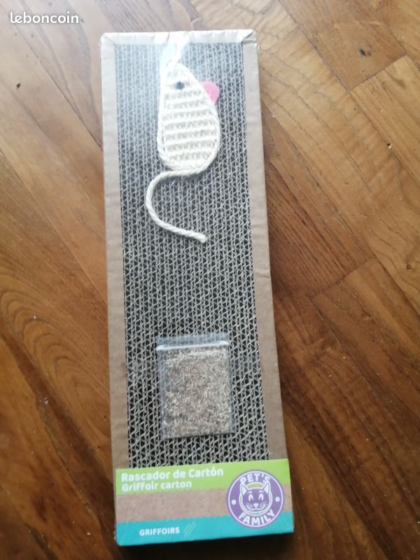 Griffoir pour chat en carton (image 1)