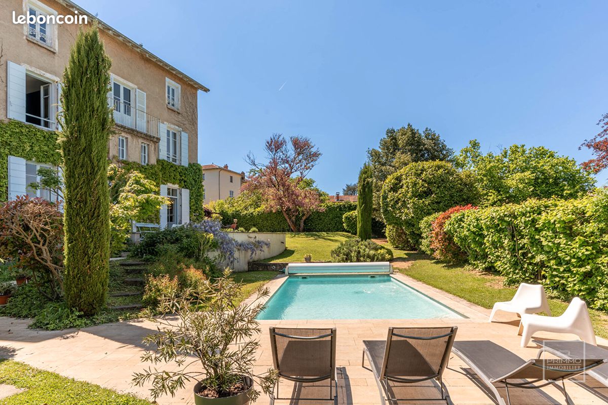 Maison 10 pièces 191 m² · à Saint-Germain-au-Mont-d'Or · 191 m² · 1 180 000 €