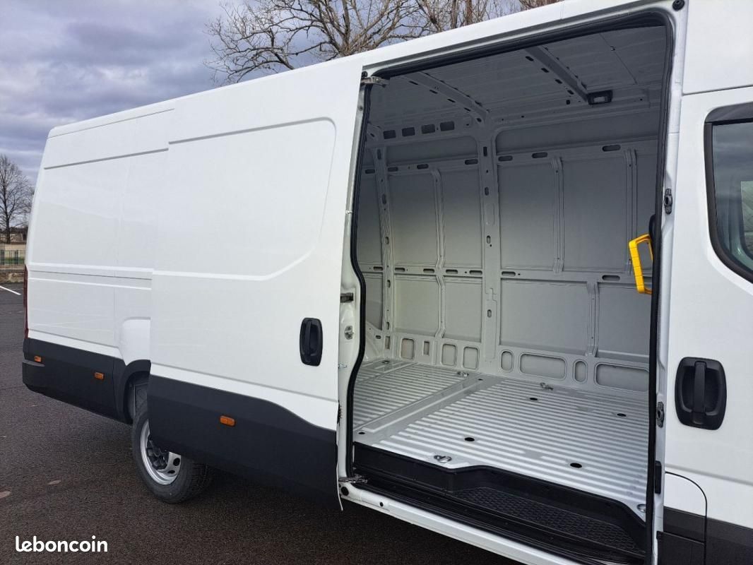 Iveco Daily FOURGON 35S18 A8 180CV 3L L4H2 16M3 (image 3)