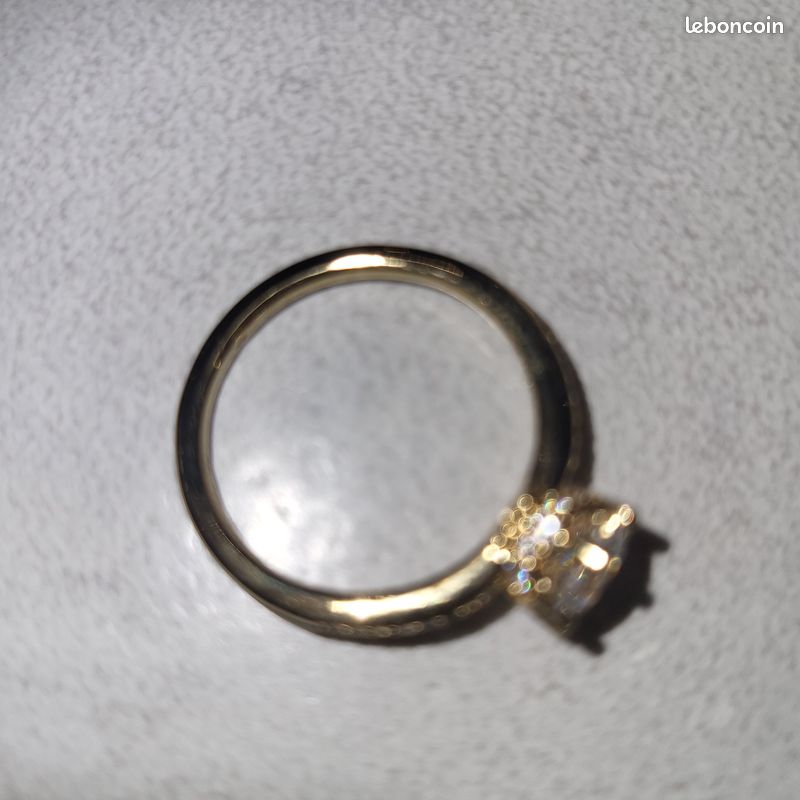 Bague Solitaire Couronne Scintillante Saint Valentin Montres