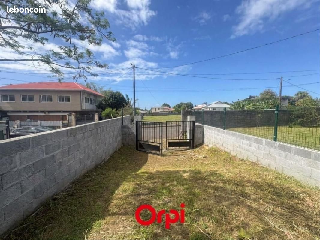 Terrain 381 m² · à Saint-André · 105 000 €