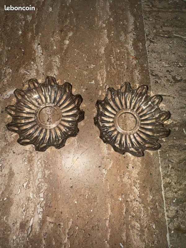 Paire de bobèches anciennes en verre fumé – Forme fleur – Lustre ancien (image 2)