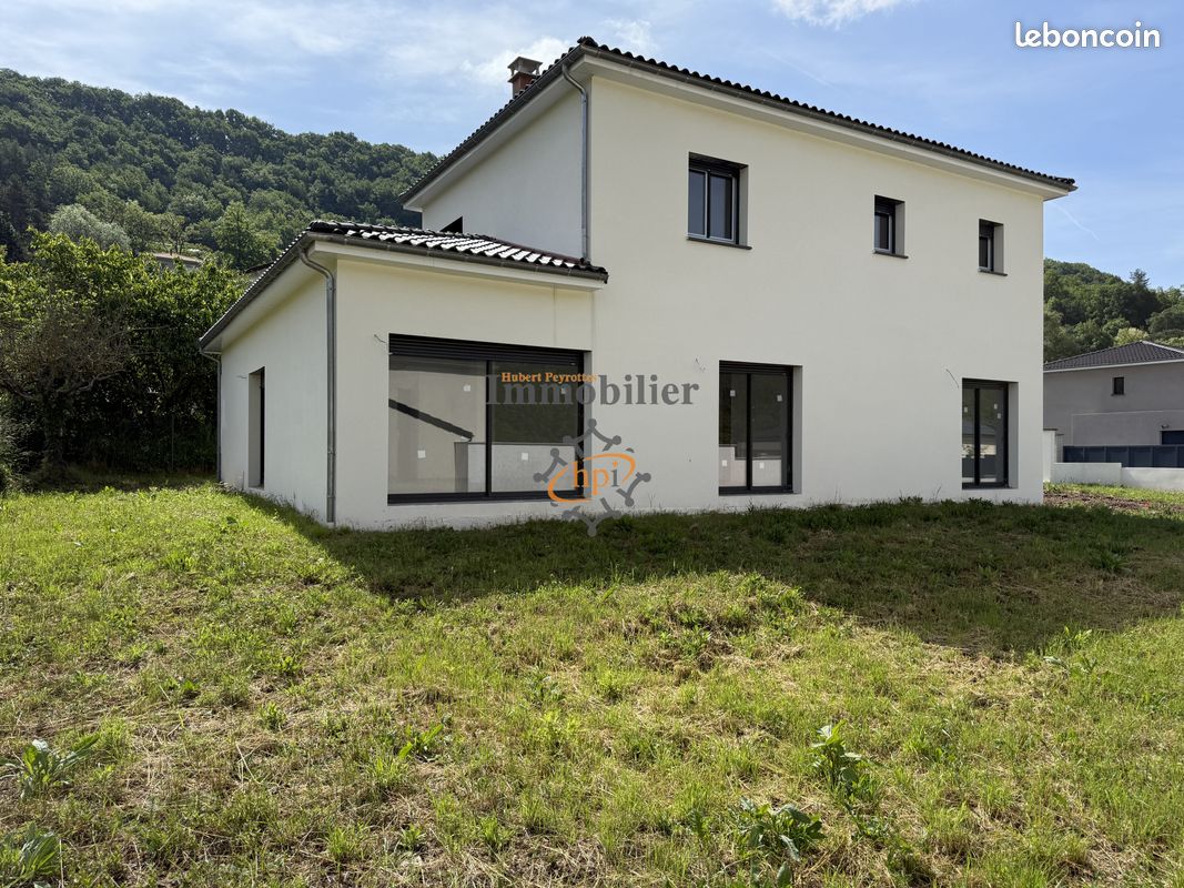 Maison 6 pièces 164 m² · à Saint-Affrique · 164 m² · 335 000 €