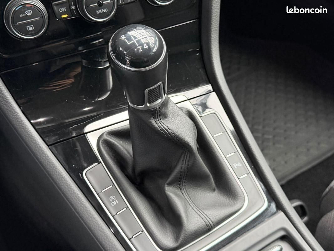 Volkswagen Golf 1.5 TSI R-Line Highline | 150 ch BVM Sièges chauffants Phares LED Apple CarPlay/A... (image 26)