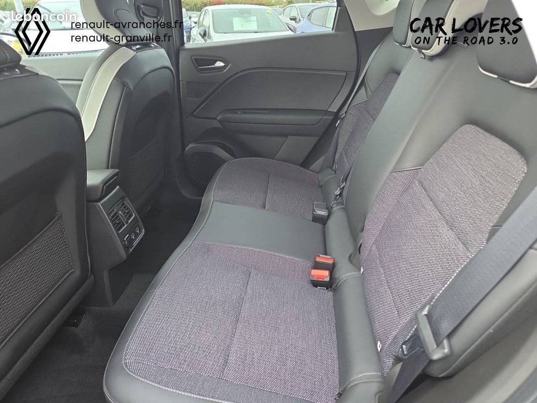 RENAULT Captur TCe 90 Techno (image 22)