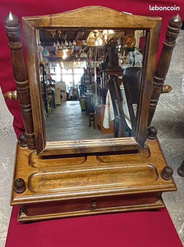 Petite coiffeuse ancienne à poser (image 1)
