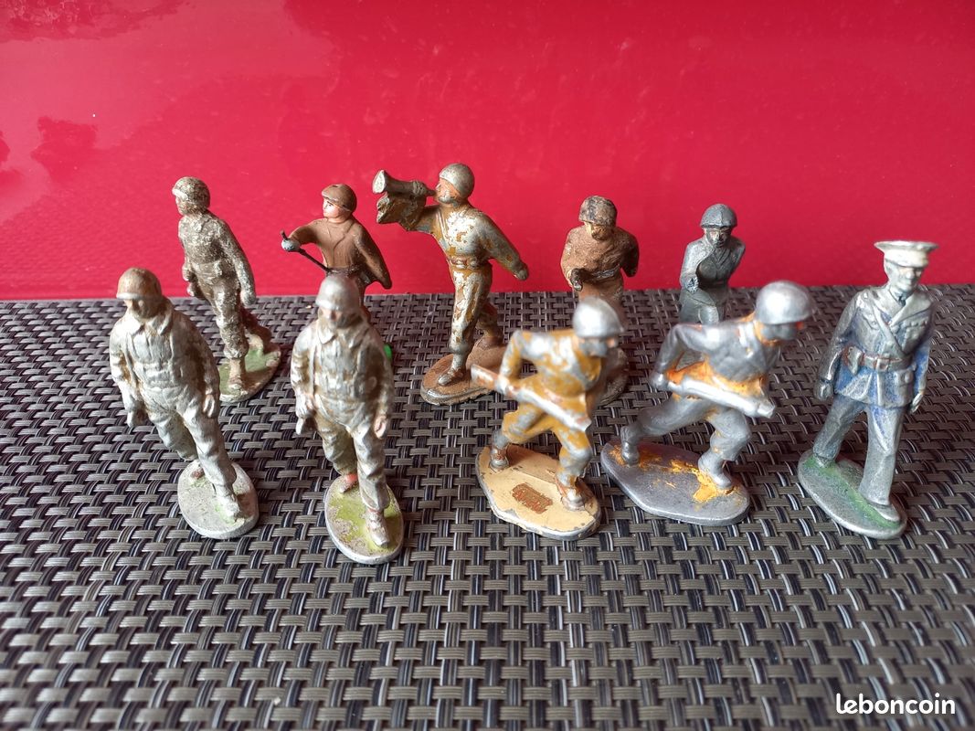 LOT De 9 Soldats Quiralu Infanterie Au Combat 1955-1960 - TBE