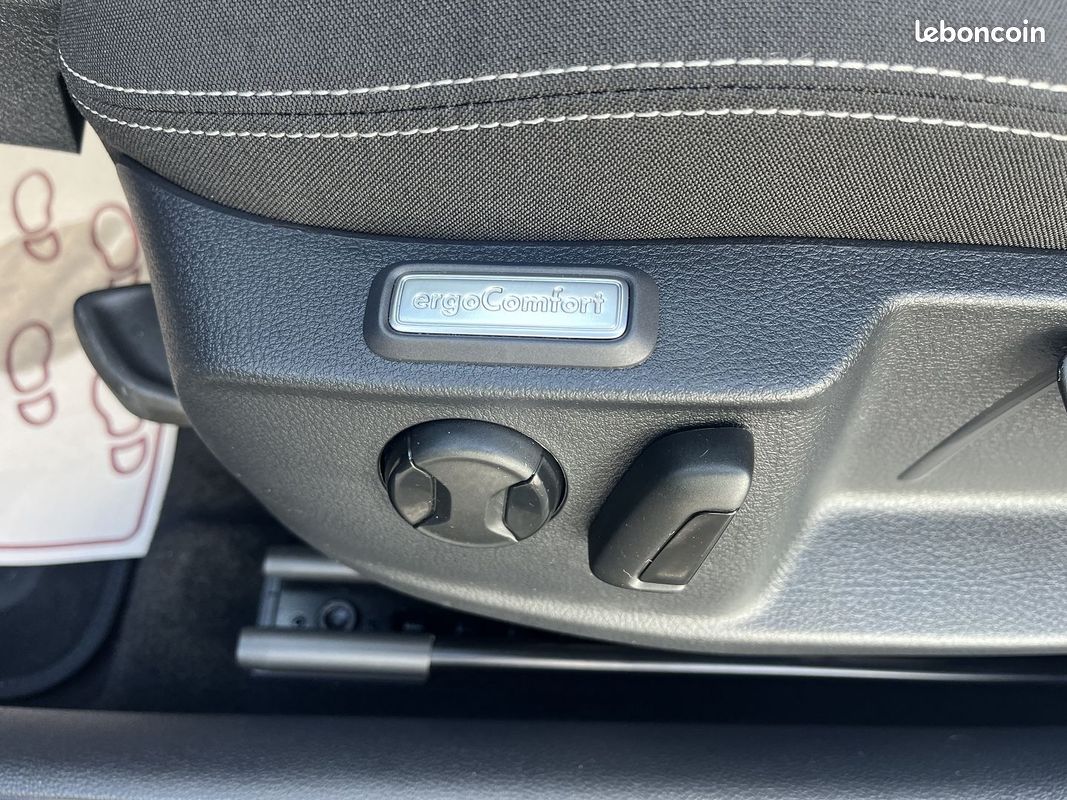 Volkswagen PASSAT SW TSI 218 CH HYBRIDE RECHARGEABLE GTE BUSINESS (image 21)