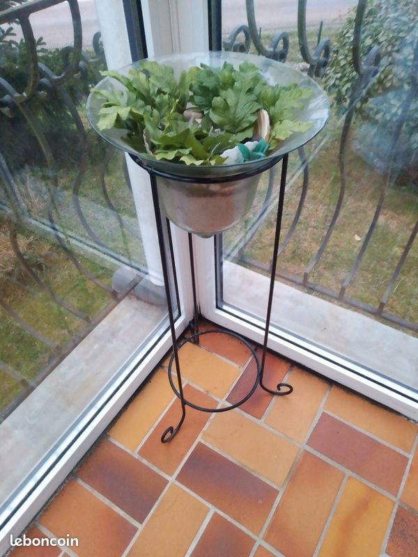 Vasque ou cache pot sur pied (image 1)