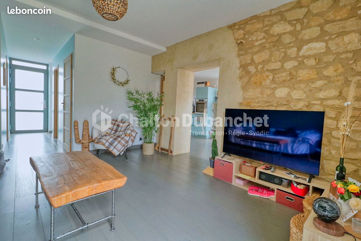 Maison 4 pièces 94 m² · à Pouilly-sous-Charlieu · 94 m² · 164 000 €