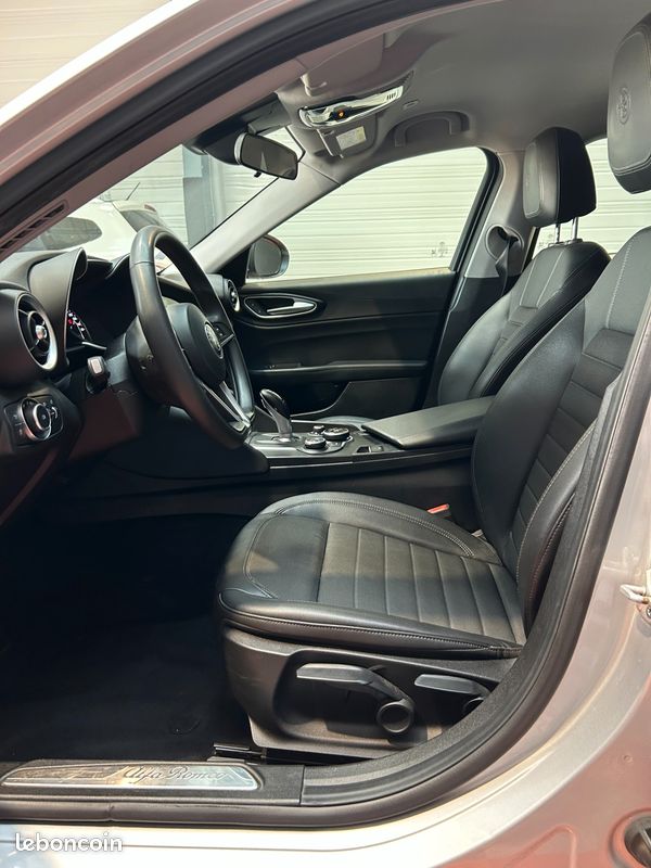 ALFA ROMEO GIULIA 2.2 JTDM 150 SUPER BVA - SYSTEME DNA - GPS - RADAR DE RECUl (image 17)
