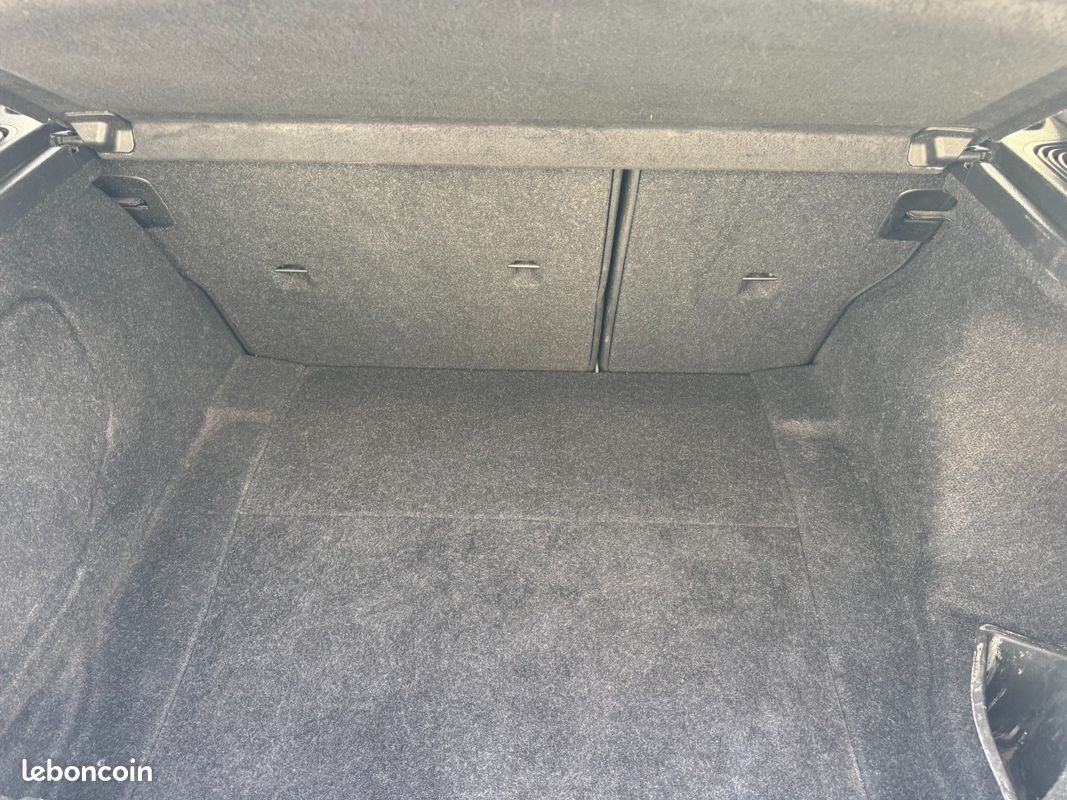 BMW SERIE 1 F20 LCI Lounge 116d 116 CV 03/2015 215900 MOTEUR À CHAINE GPS BLUETOOTH (image 15)
