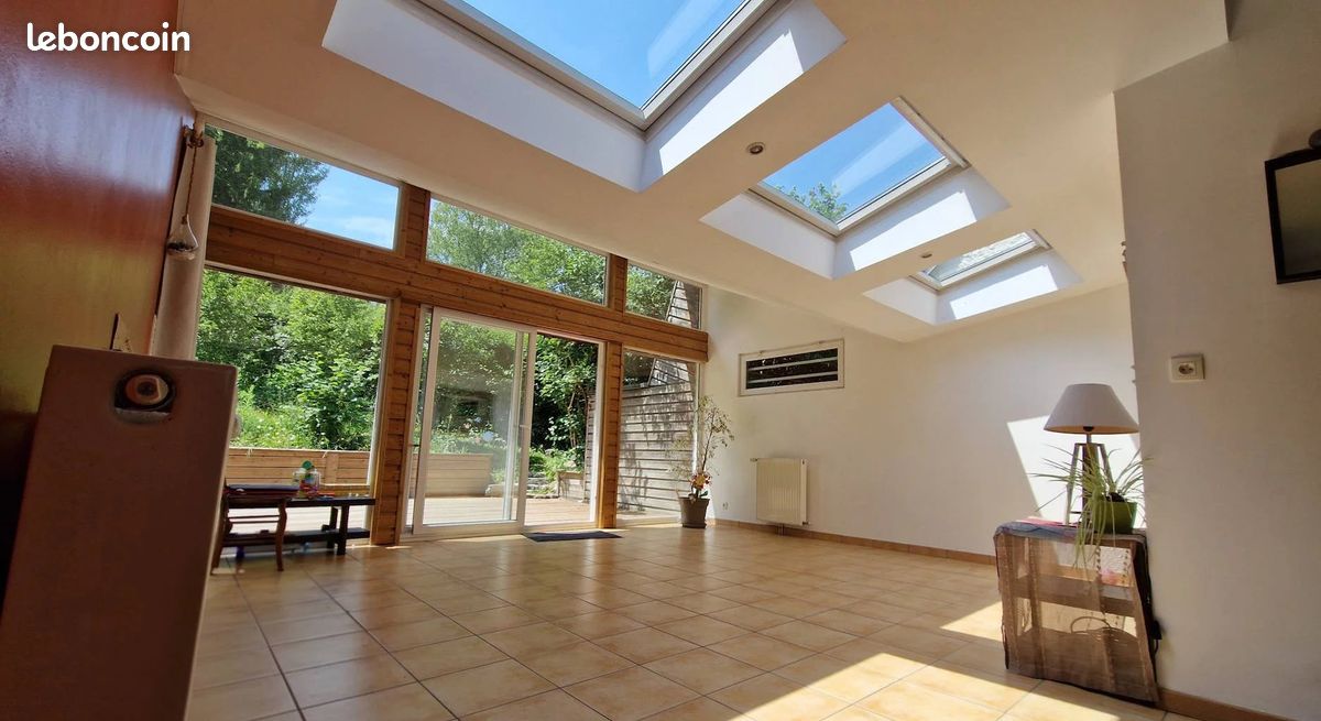 Maison 8 pièces 200 m² · à Saint-Léger-du-Bourg-Denis · 200 m² · 374 000 €