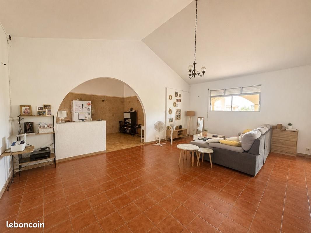 Maison 8 pièces 207 m² · à Baillif · 207 m² · 298 500 €