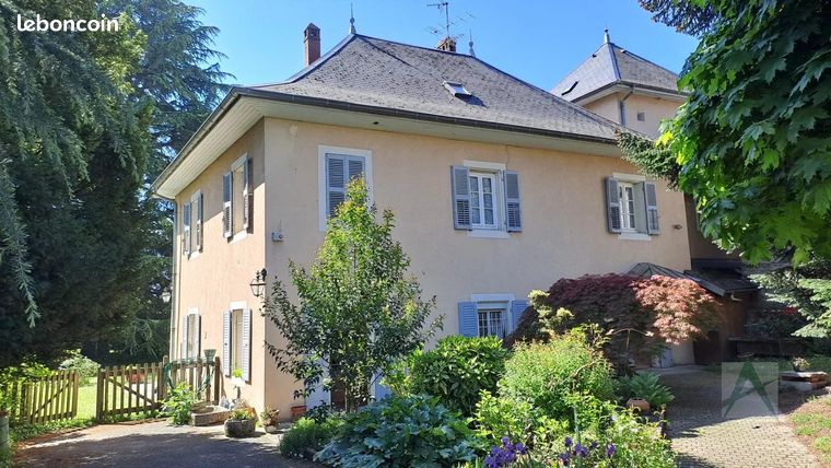 Propriété 9 pièces 265 m²