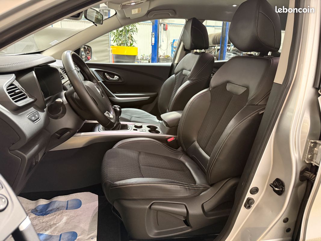 Renault Kadjar 1600Dci 130cv 6 vitesses Pratiquement 1er Main Finition Intense 2016 Camera + 6Vitesses + Moteur a chaine de distribution .+ Carte Mains Libres (image 4)