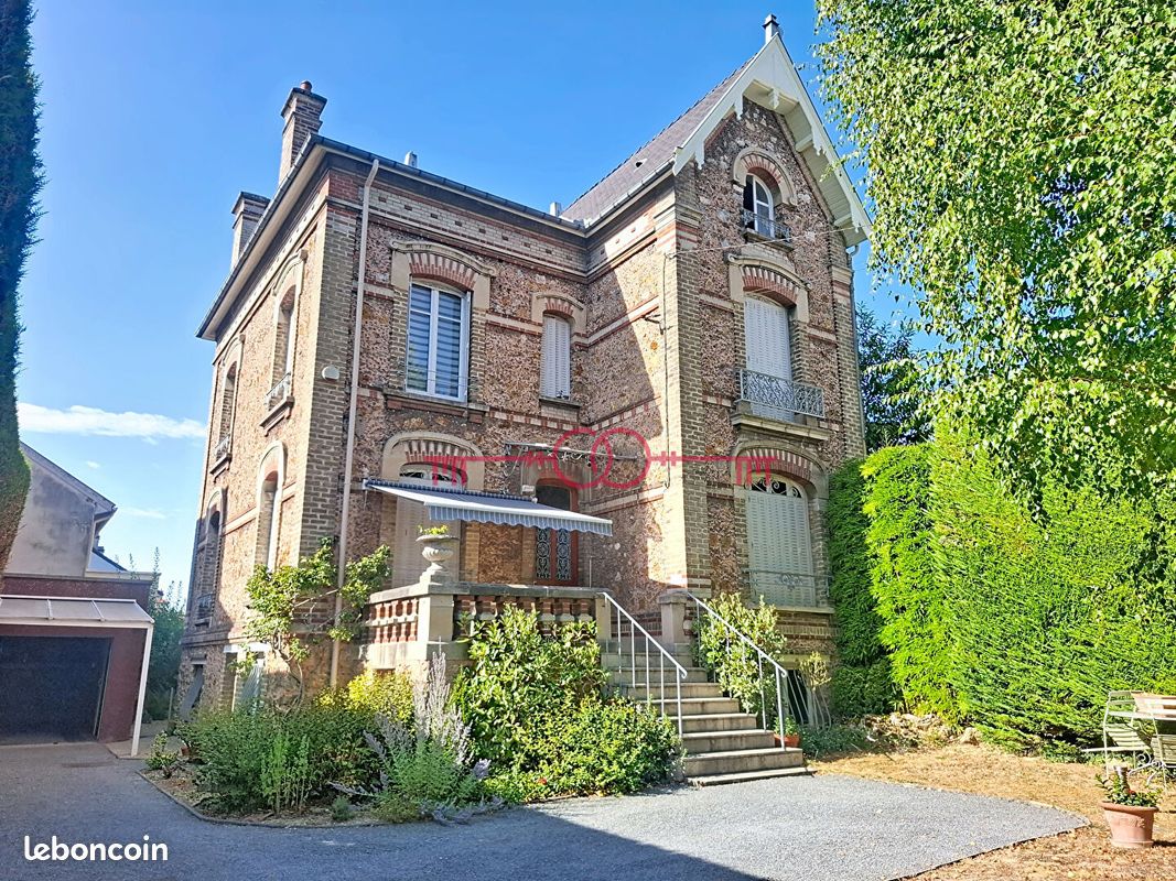Maison 8 pièces 190 m² · à Châlons-en-Champagne · 190 m² · 498 750 €