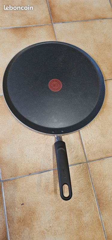 Poêle à crêpes neuve (image 1)