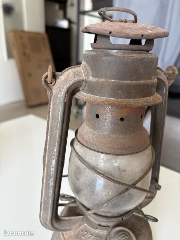 Feuerhand Lampe à Pétrole/tempête 276 - Comparez Sans Effort