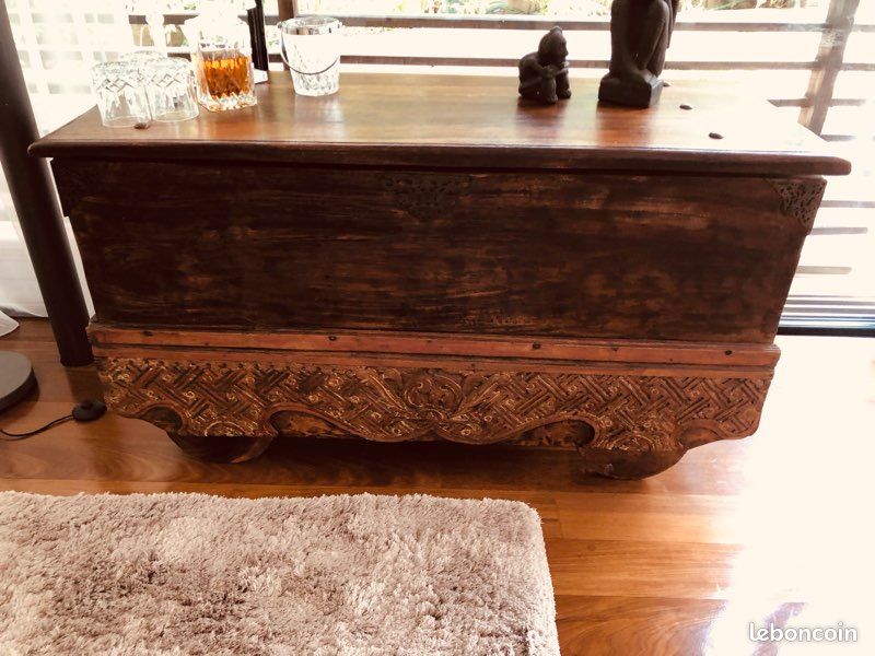 Coffre ancien Bali , belle contenance et très décoratif , bois massif (image 1)