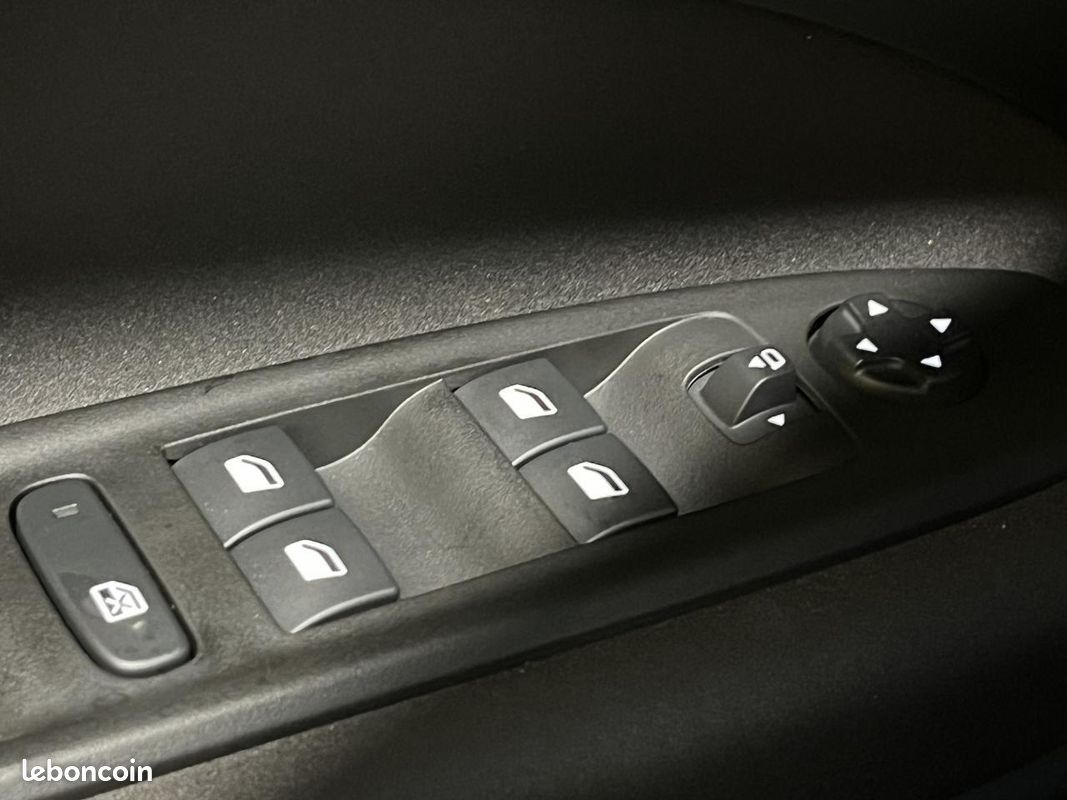 ALFA ROMEO JUNIOR 1.2 Ibrida - 145 - BV eDCT6 Premium (image 30)