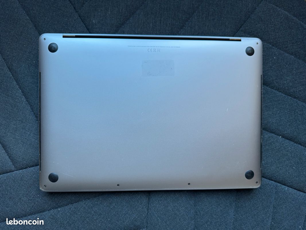 MacBook Pro 15" 2018 QWERTY – i7 6 cœurs – 32 Go RAM – Radeon Pro 555X – 500 Go SSD (image 12)
