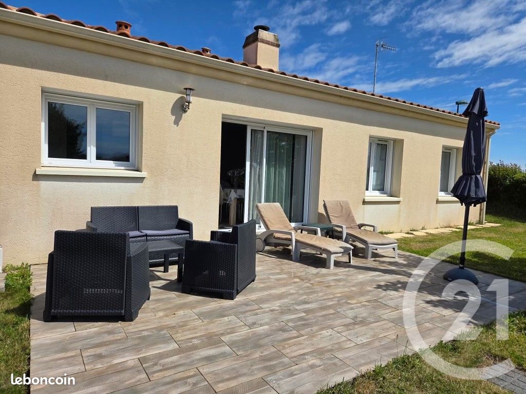 Maison 3 pièces 73 m² · à Angles · 73 m² · 900 €