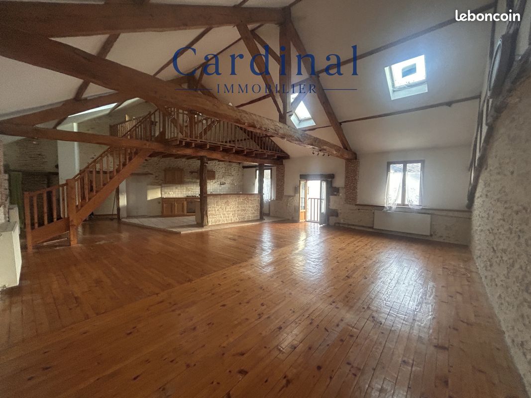 Maison 11 pièces 297 m² · à Grignols · 297 m² · 129 900 €