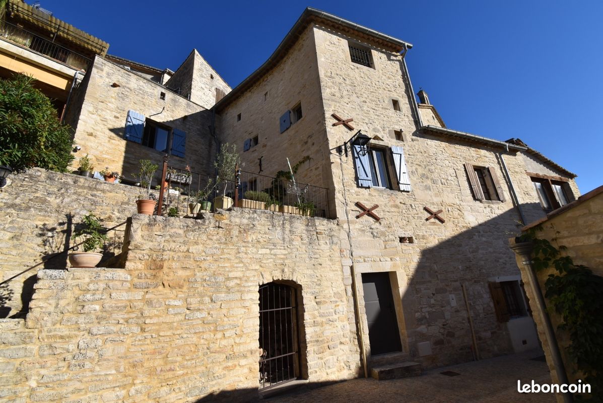 Maison 6 pièces 156 m² · à Barjac · 156 m² · 390 000 €
