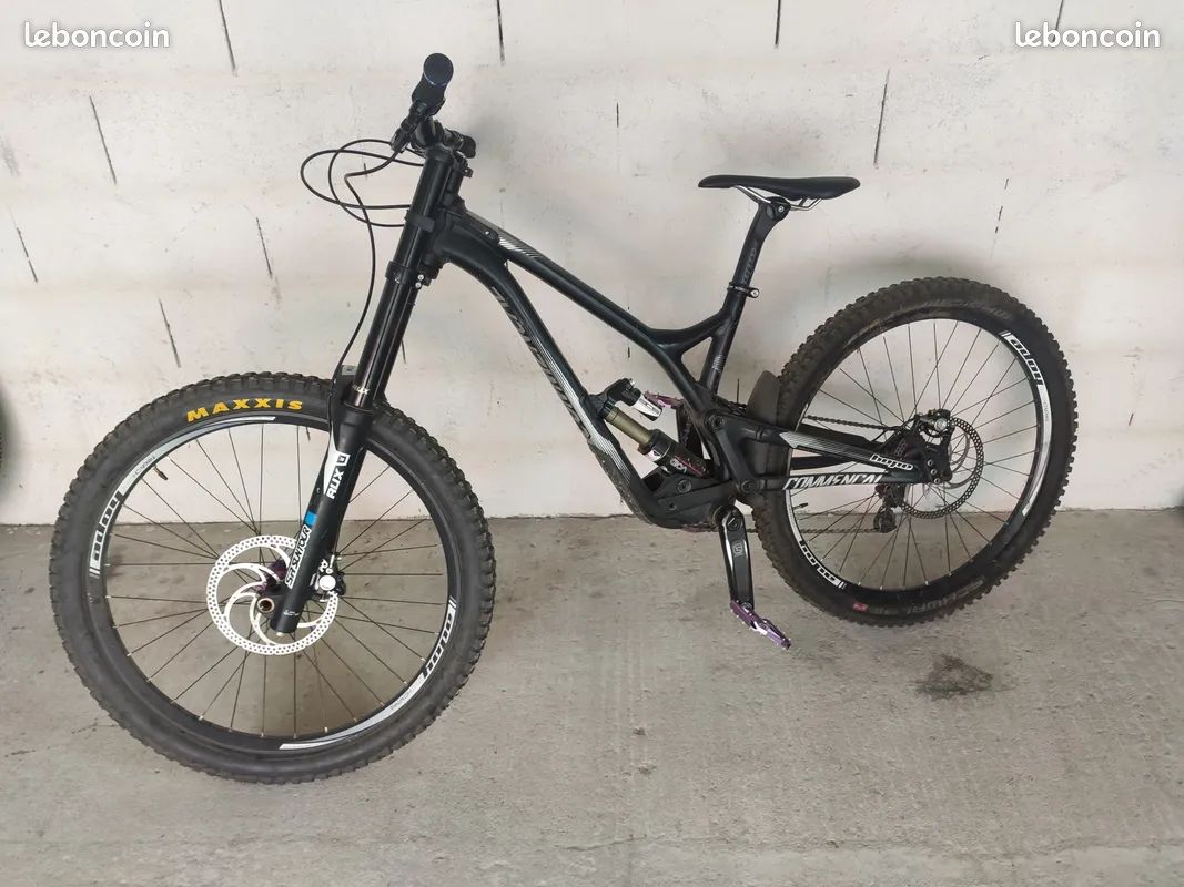 Commencal Supreme DH V4.2 édition racing (image 1)