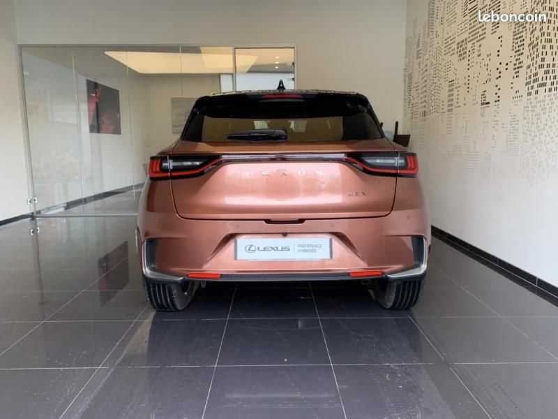 Lexus LBX 1.5 136ch Cool 2WD (image 6)