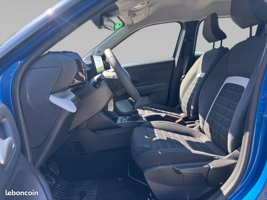 CITROEN C3 1.2 PureTech 12V - 100 S&S 2024 BERLINE Max (image 9)