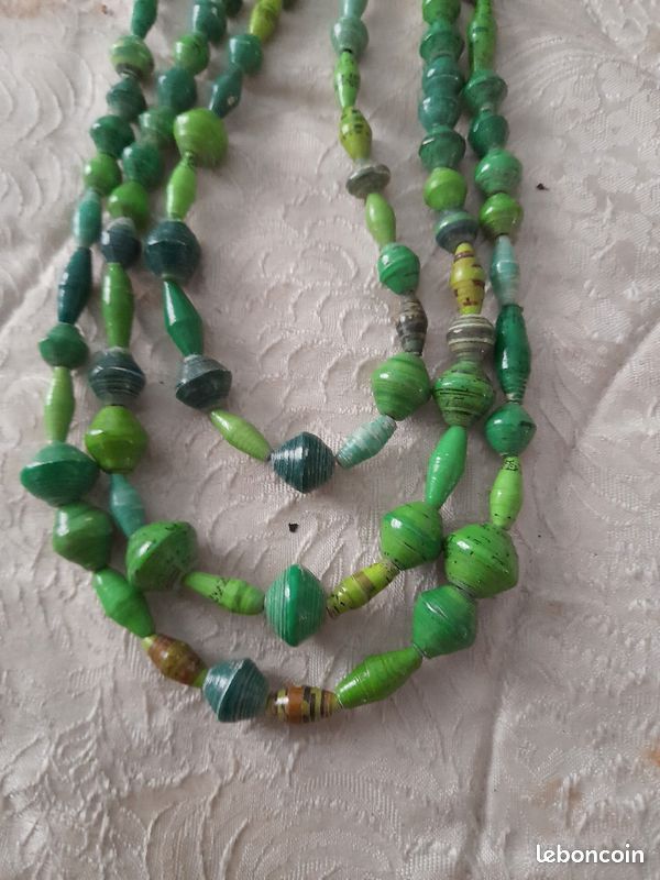 Collier 3 rangs perles en papier (image 3)