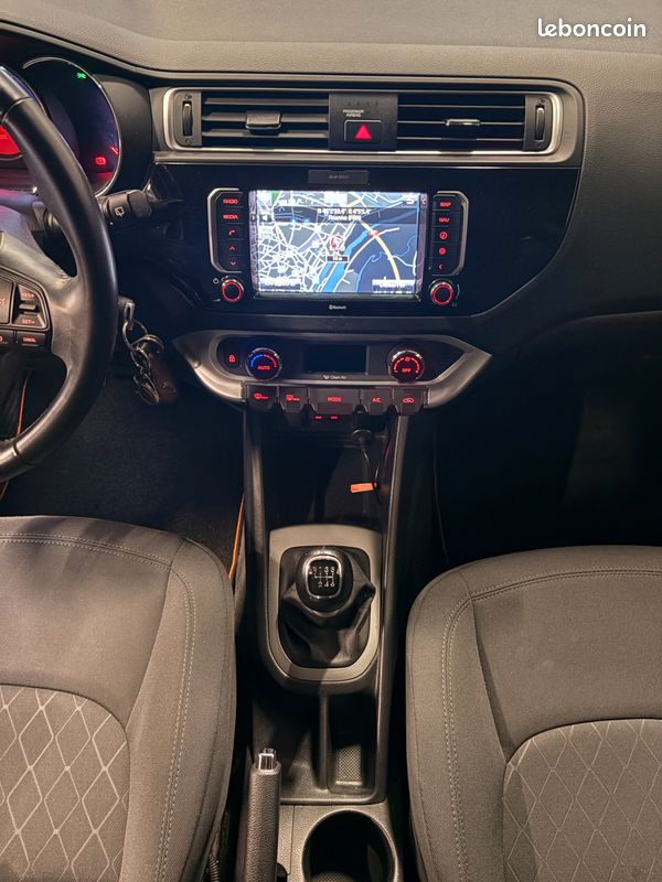 Kia rio 1.4 crdi 90 uefa euro 2016 (image 16)