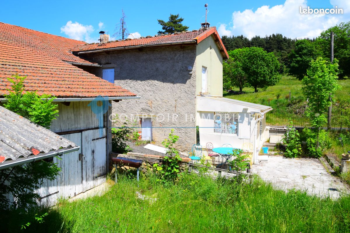 Maison 11 pièces 100 m² · à Coucouron · 100 m² · 86 400 €