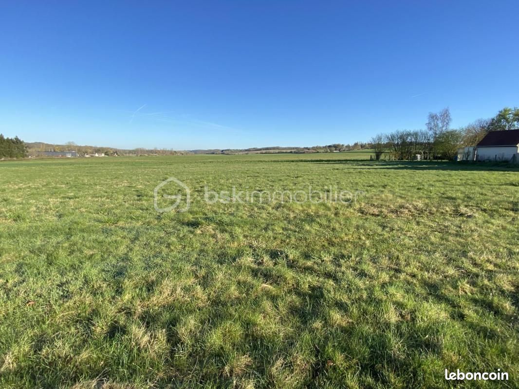 Terrain 987 m² Charny · à Charny Orée de Puisaye · 25 000 €