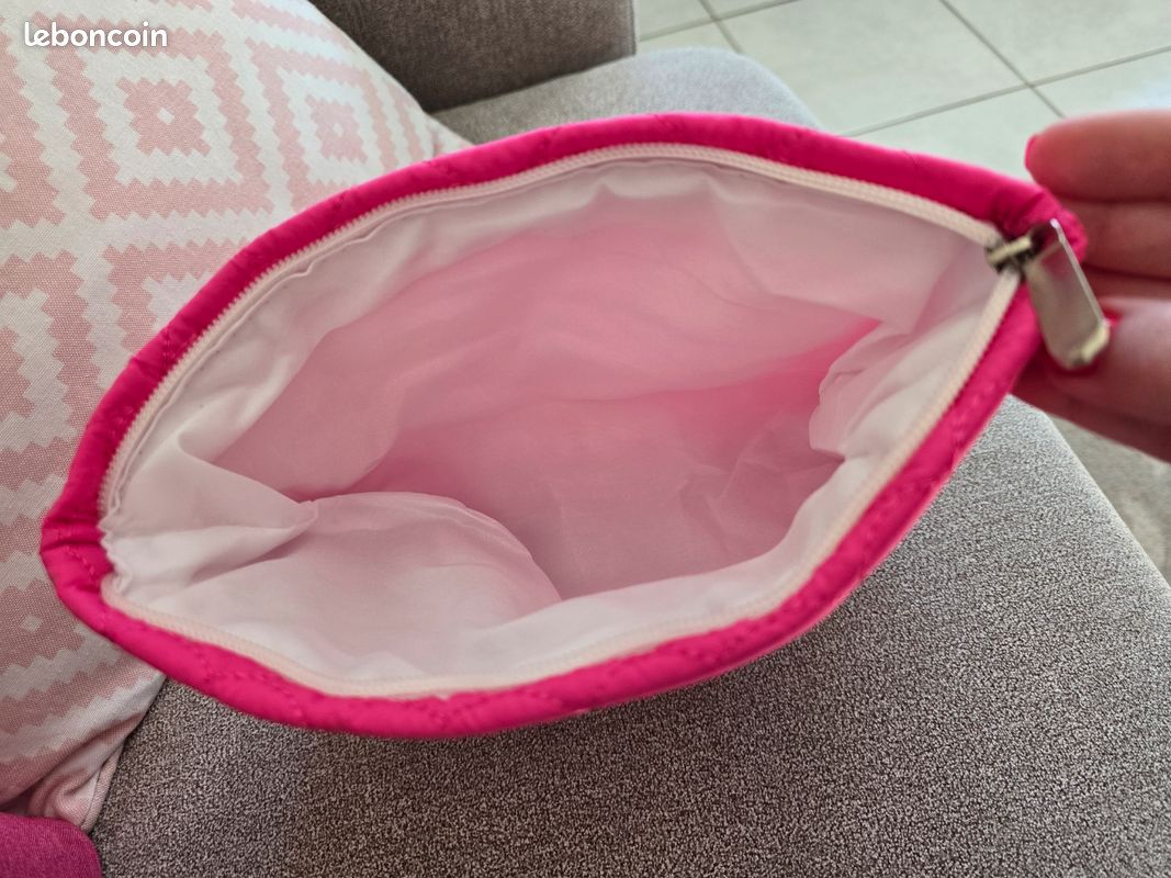 Jolie pochette girly matelassée (image 2)