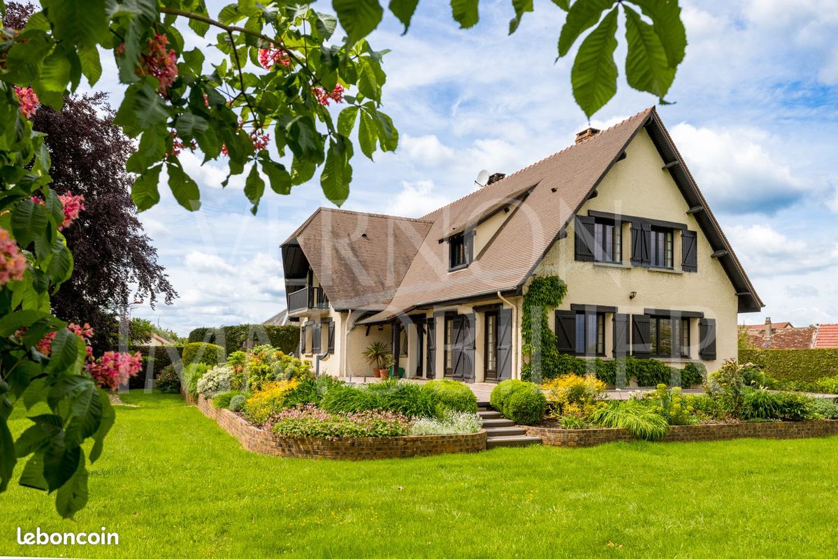 Maison 8 pièces 235 m² · à Vernon · 235 m² · 499 000 €
