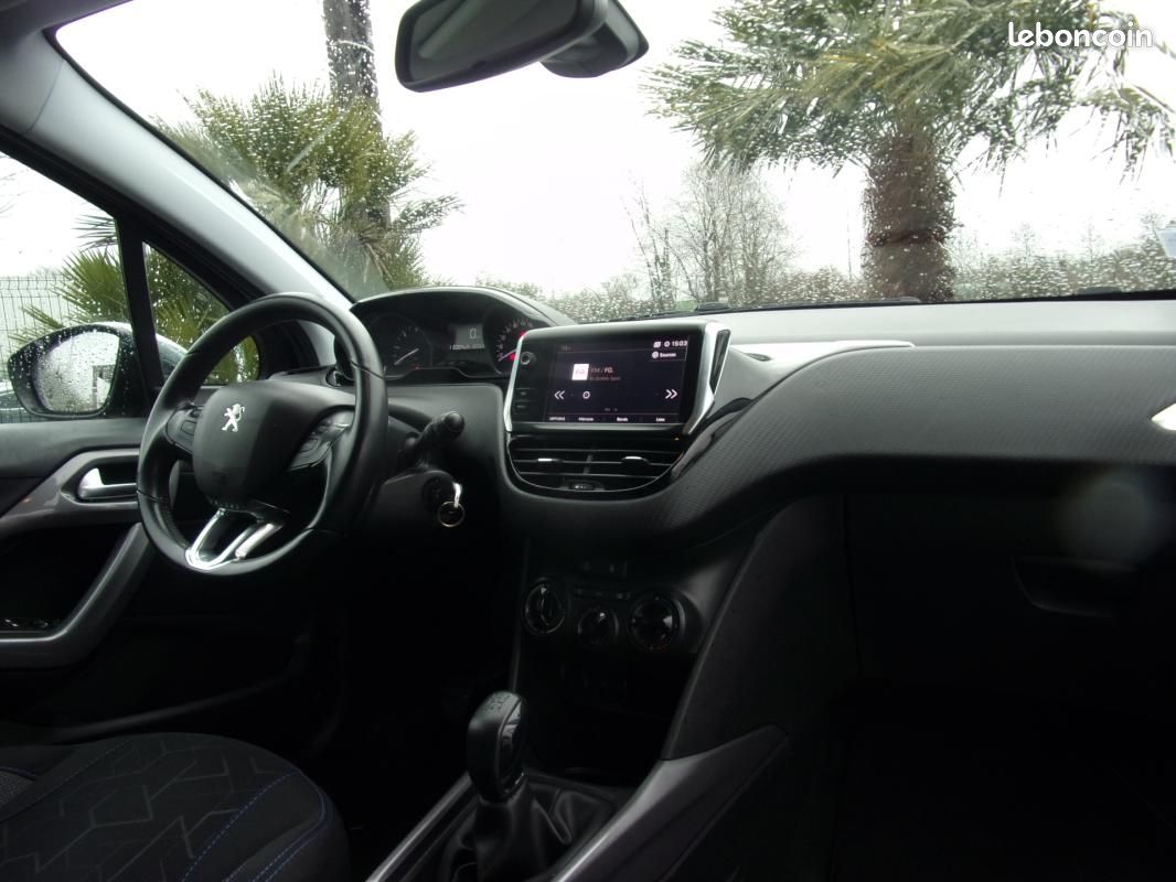 Peugeot 2008 1.6 BlueHDi 100ch BVM5 Style (image 9)