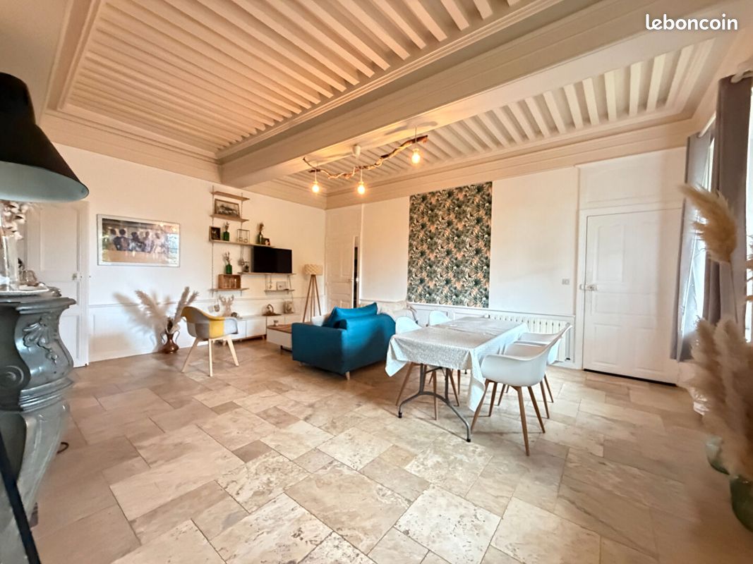 Maison 7 pièces 162 m² · à Bletterans · 162 m² · 289 000 €