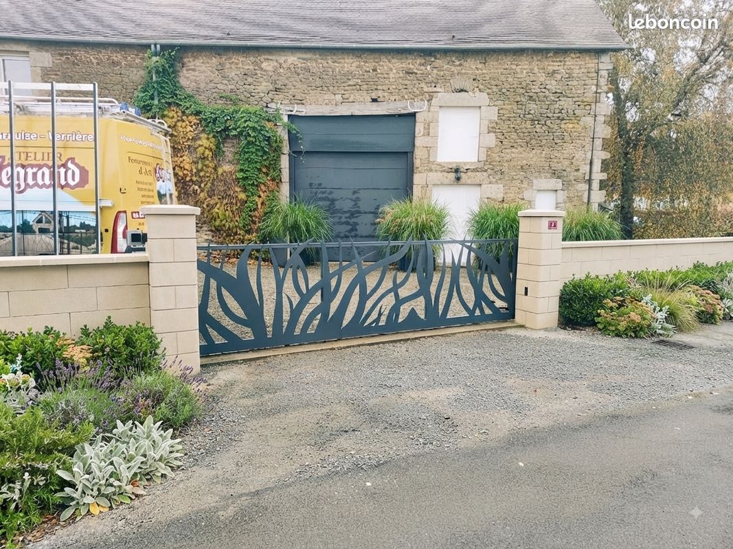 Portail coulissant design (image 1)