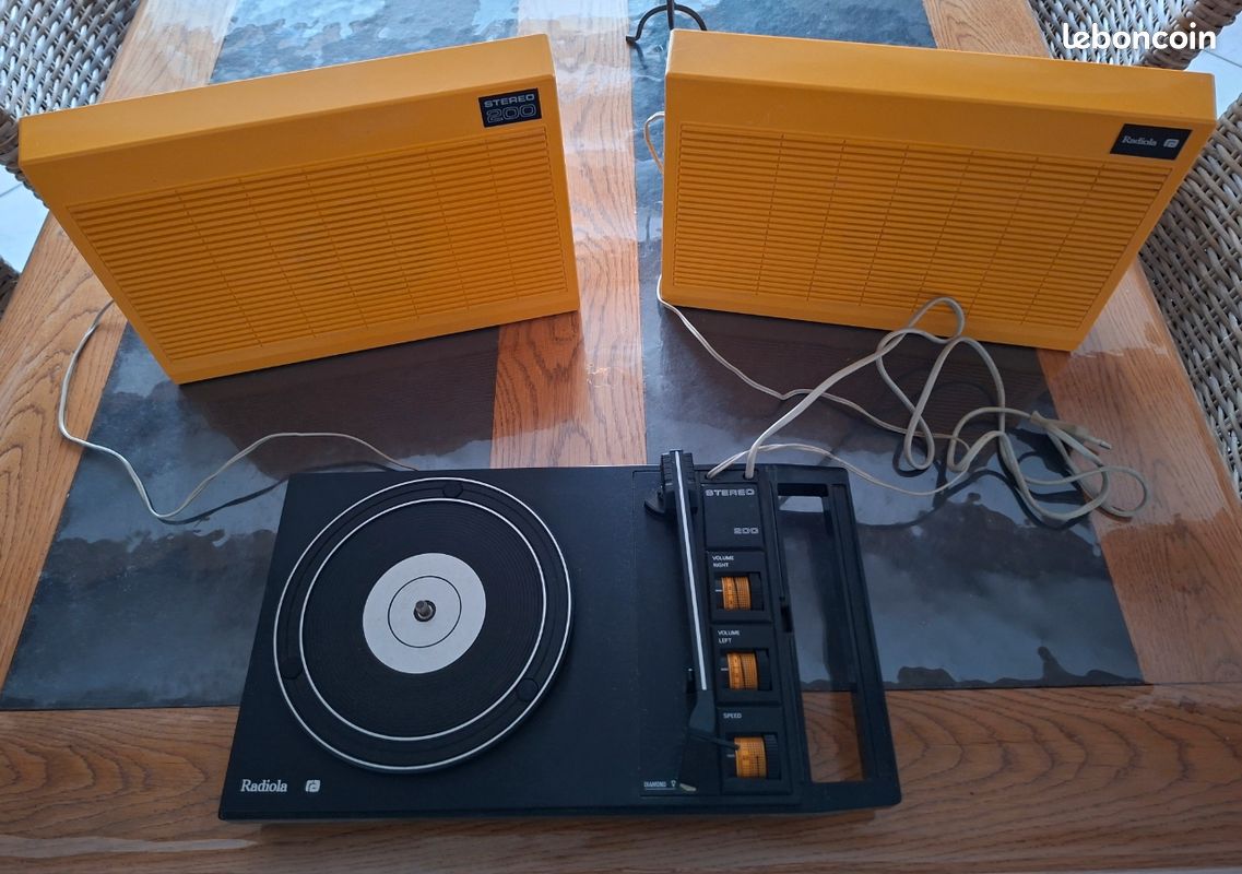 Tourne disque portable vintage stéréo radiola - Collection