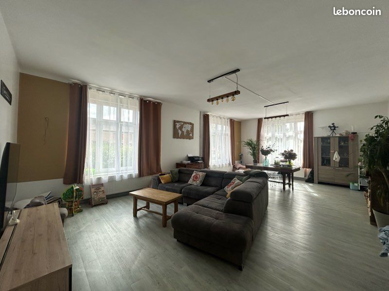 Maison 8 pièces 180 m² · à Grand-Fayt · 180 m² · 900 €/mois