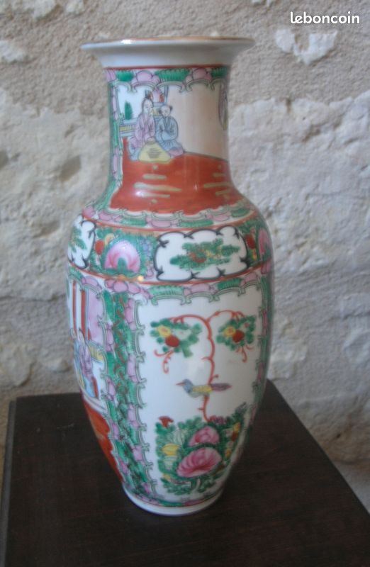 Vase chinois en porcelaine de style famille rose (image 1)