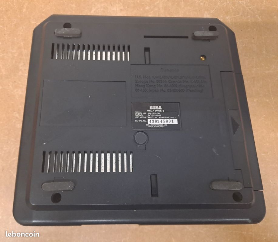 Lot De 2 Manettes Mega Drive - Occasion, Bon état, Marque Générique