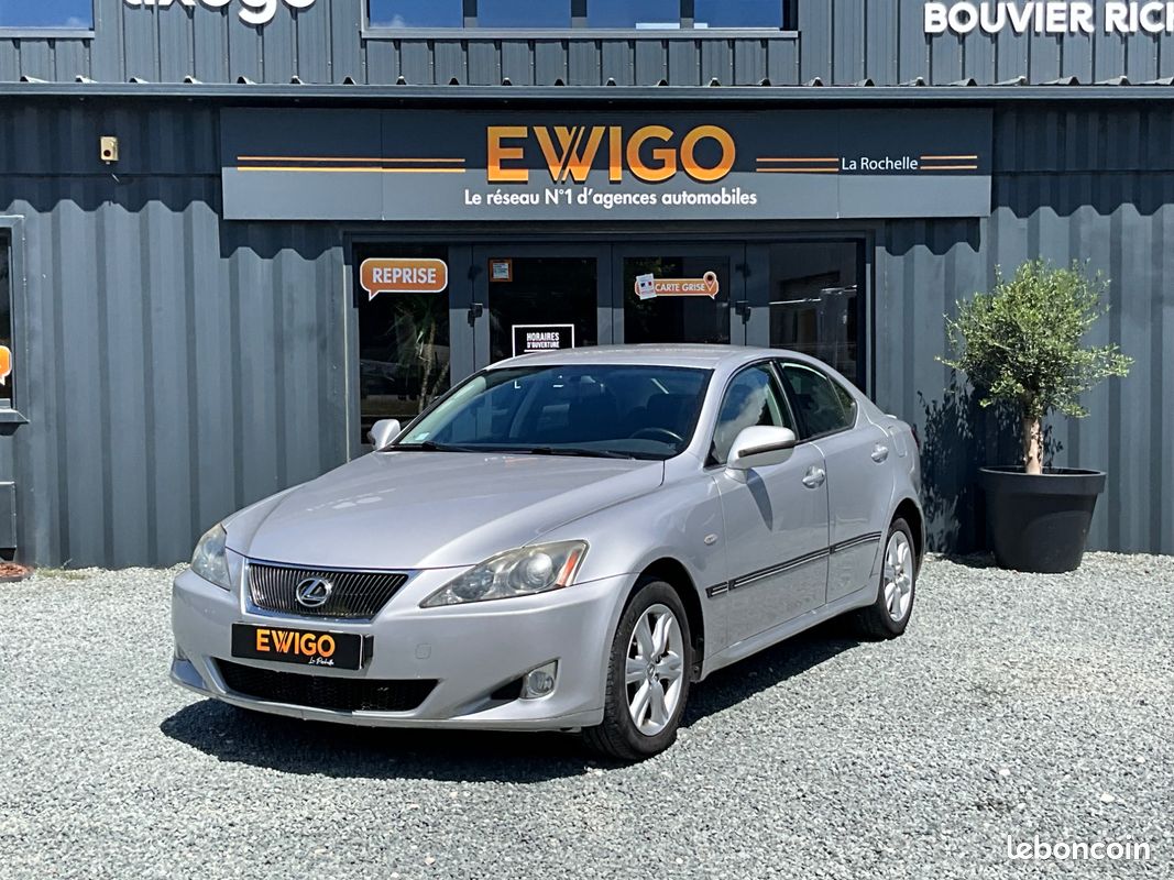 Lexus is 2.2 220d 175ch finition executive / regulateur / suivi (image 1)
