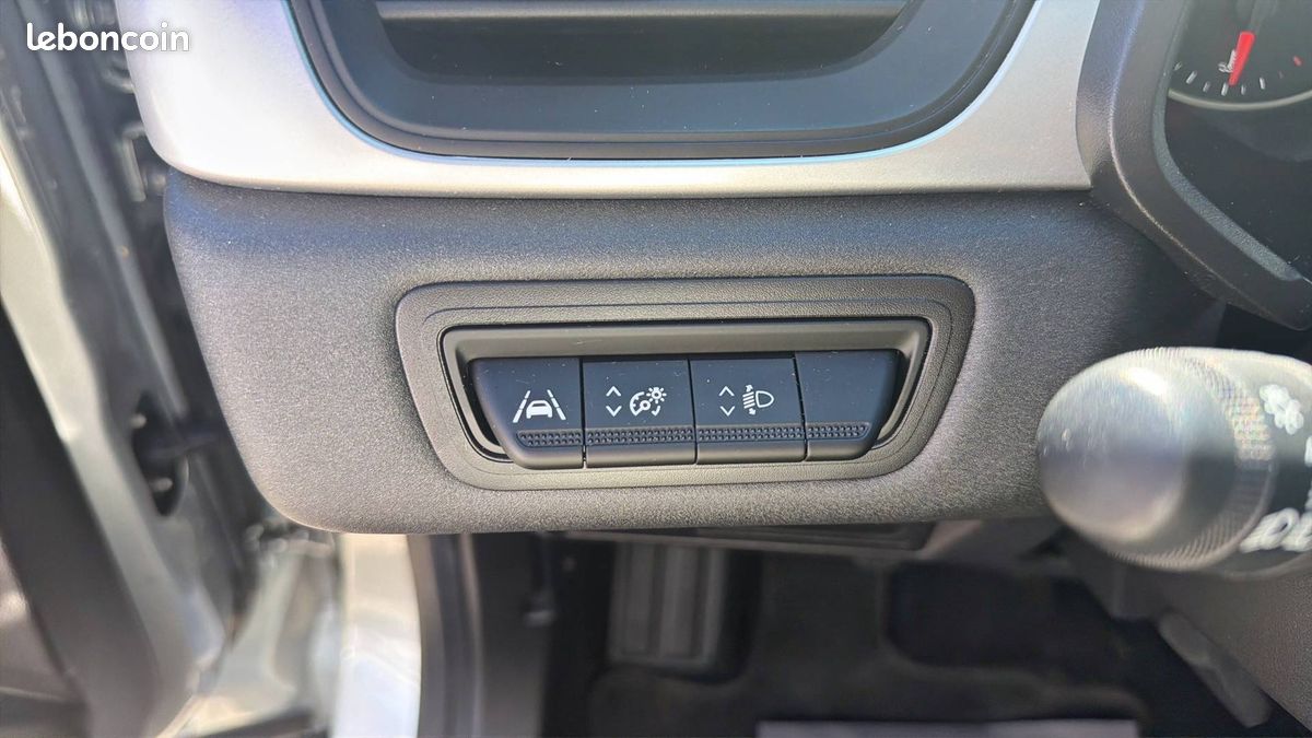 Renault captur tce 140 21 business (image 22)